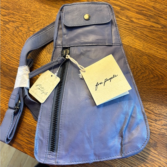 Free People Handbags - Free People Jagger Sling Bag